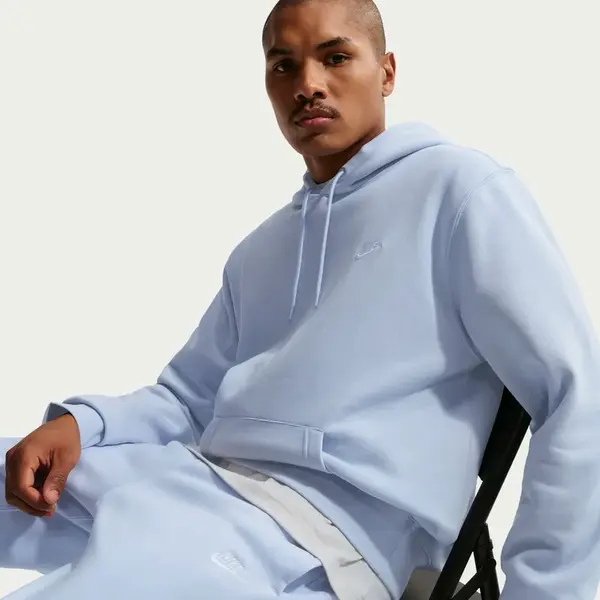 Nike Club L