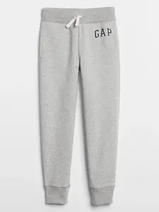 GAP Dětské tepláky Logo camo print pull-on joggers - Kluci