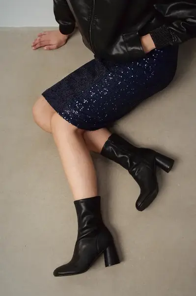 Nízké kozačky Medicine dámské, černá barva, na podpatku