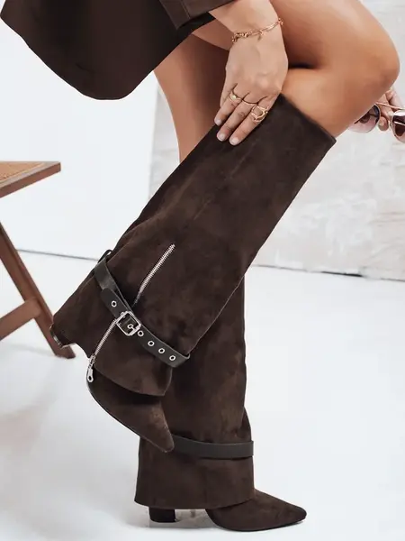 Kozaki damskie zamszowe na słupku brązowe Dstreet