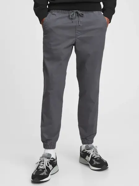 GAP Pánske nohavice essential joggers Flex  737898-02 Veľkosť: M