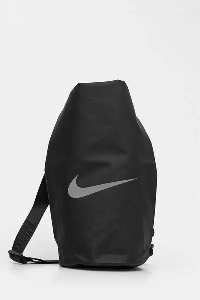 Voděodolný kryt Nike Dry Bag 5L černá barva, NESSF147
