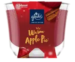 GLADE Warm Apple Pie, Vonná svíčka 129 g