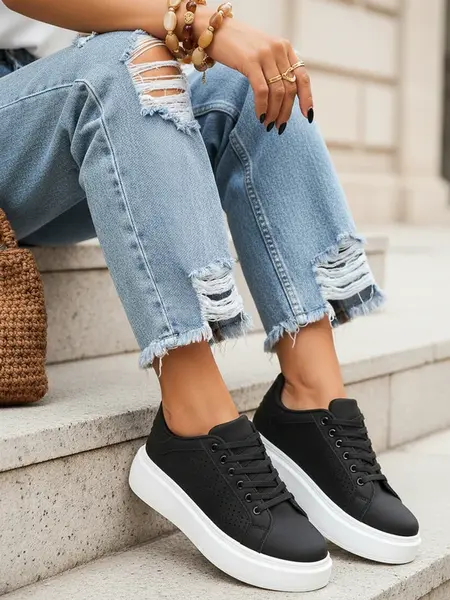 Dámské černé nízké tenisky