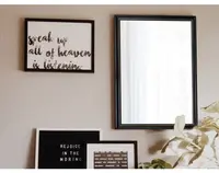 Nástěnné zrcadlo Nadine 34x45 cm, černo-zlaté, perlový dekor