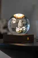 Bezdrátová LED lampa Gingko Design Amber Crystal Light více barev