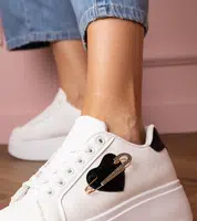 Gemre White sneakers with black heart and rhinestones Lerisol
