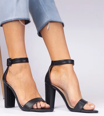 Gemre Black block heel sandals with ankle strap Miledia