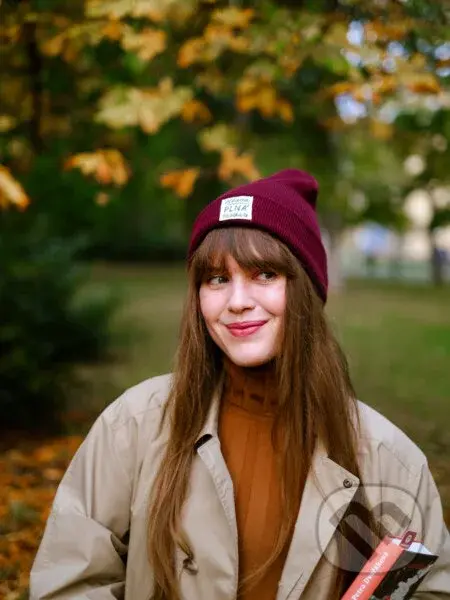 Knihomolská čepice (Vínová)