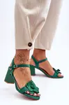 Zelené semišové sandály s květem
