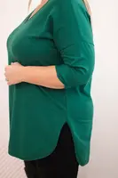 Plus size dámska blúzka s V-výstrihom