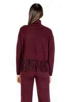 Dámský rolákový svetr s ozdobnými třásněmi