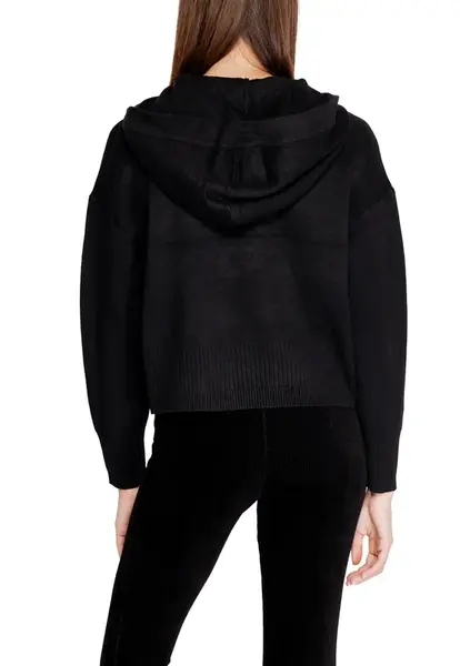 Černá mikina s kapucí Vero Moda