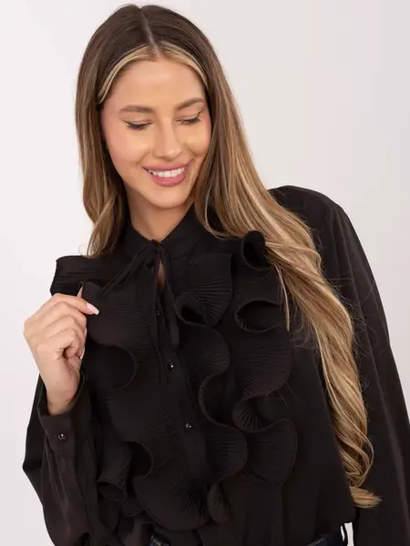 Tmavě hnědá halenka s volány