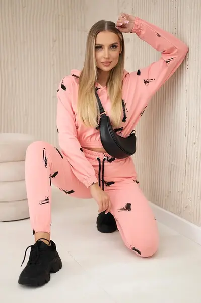 Set with printed apricot guns