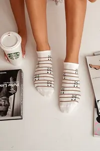 Milena Dámske Bavlnené Ponožky Snížené Pandy A Pruhy Ecru