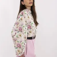 Vzorovaná blúzka s kvetinovým motívom
