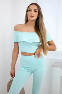 Set with mint ruffle