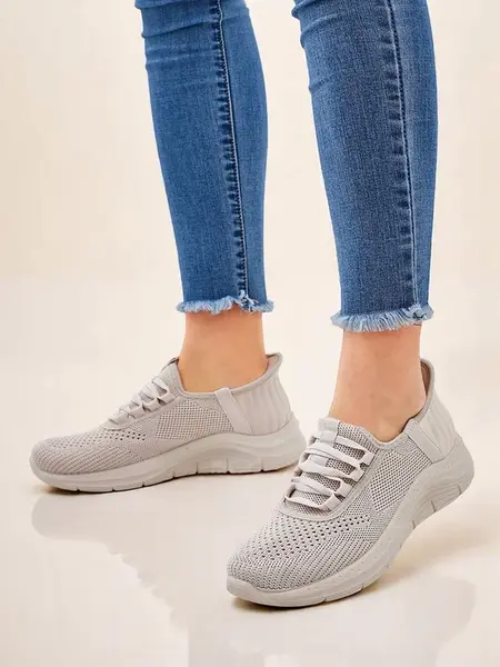 Resti Women's Slip-on Fabric Sports Shoes Arrate