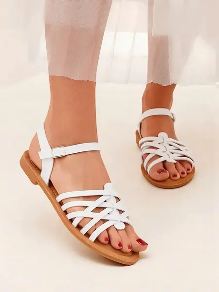 Resti Royal Fashion Women's Livia sandals with decorative straps