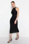 Trendyol černé vypasované pletené lemované lesklé flitry flitry flitry elegantní večerní šaty