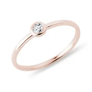Bezel prsten s briliantem v růžovém zlatě KLENOTA