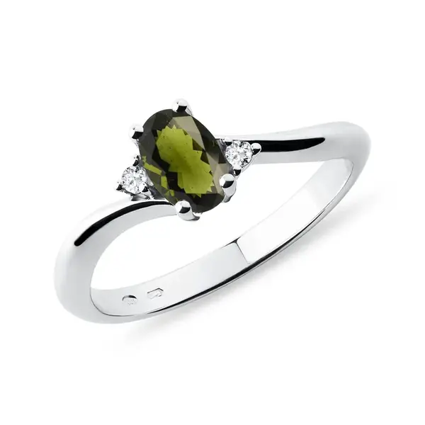 Prsten z bílého zlata s vltavínem a diamanty KLENOTA