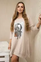 Šaty s potiskem a rozšířeným béžovým spodním dílem