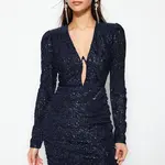 Trendyol Navy Blue Vypasované lesklé flitry Elegantní večerní šaty