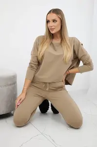 Set with oversized camel blouse