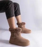 Gemre Brown insulated snow boots adorned with fur Iglesia