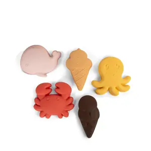 FILIBABBA Silicone Sand Toys Peach Mix hračka do vody 5 ks