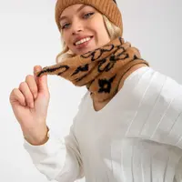 zimný nákrčník so vzormi