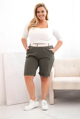 Kesi Włoski Dámské bavlněné šortky Plus Size s páskem khaki