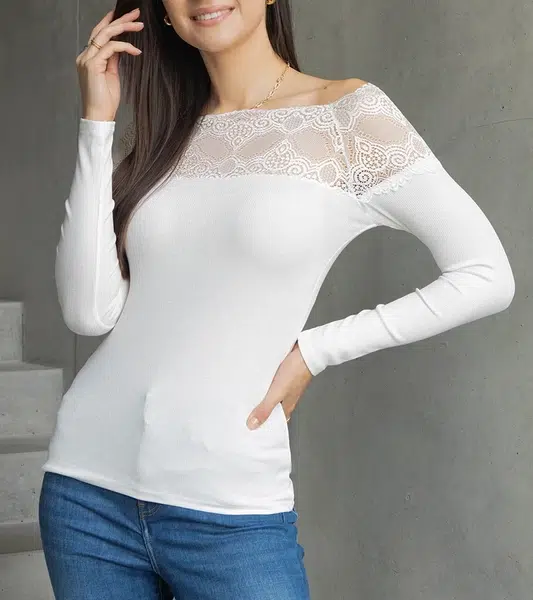 Gemre White Spanish blouse with lace insert Vikija