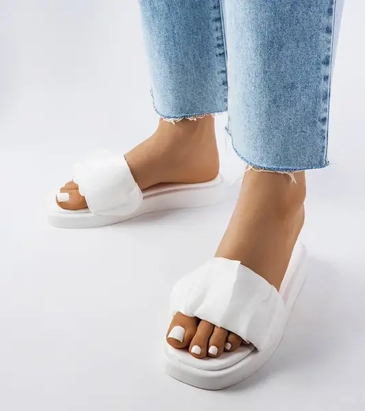 marka niezdefiniowana White mules adorned with ruching Boulevard