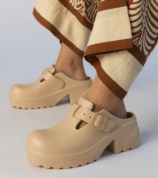 D/CEO Yellow flat-soled sandals Kates