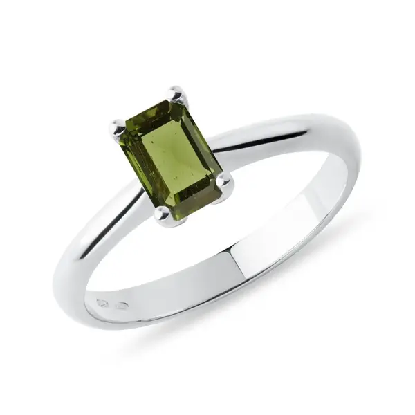 Prsteň z bieleho zlata s vltavínom vo výbruse emerald KLENOTA