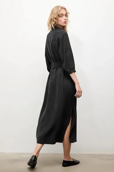 Šaty Answear.LAB černá barva, midi