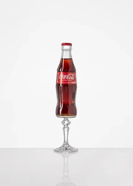 LÁHEV re-design Coca Cola, 1ks - Lukáš Houdek Provedení: plná láhev