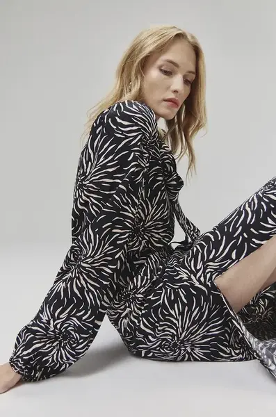 Halenka Answear.LAB dámská, černá barva, vzorovaná