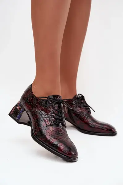 Kožené lakované dámské boty s krystaly