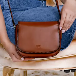 Kožená dámska crosbody kabelka Katana Niola - koňak