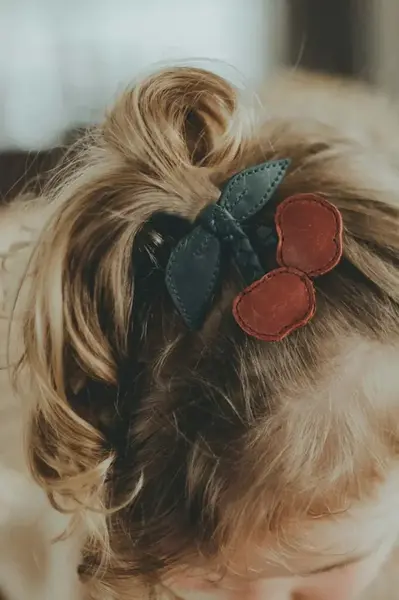 Dětská sponka Donsje Nanoe Fruit Hairclip Cherry