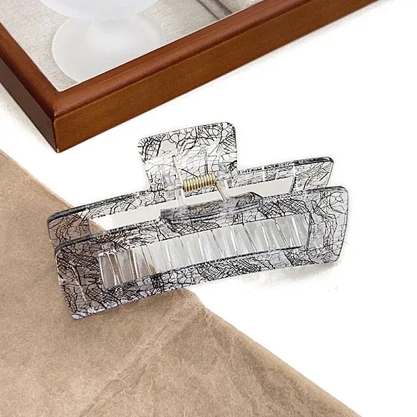 Fashionable Plastic Claw Hair Clips