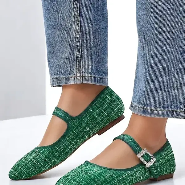 Resti Women's checkered ballet flats with a buckle and strap Riffos