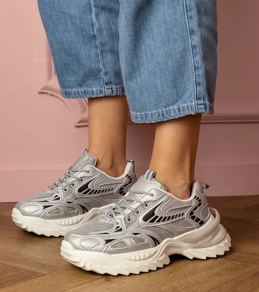 Gemre Strieborné športové tenisky na štýlovej podrážke Carina