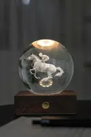 Bezdrátová stolní LED lampa Gingko Design Amber Crystal Light 9,5 x 8 cm hnědá barva