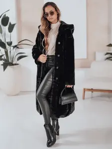 Dámský černý futerkový kabát HELLOCHIC