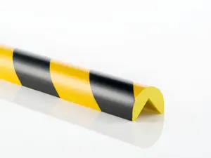 Polyuretanový varovný profil C 40x28 (1ks=1m)